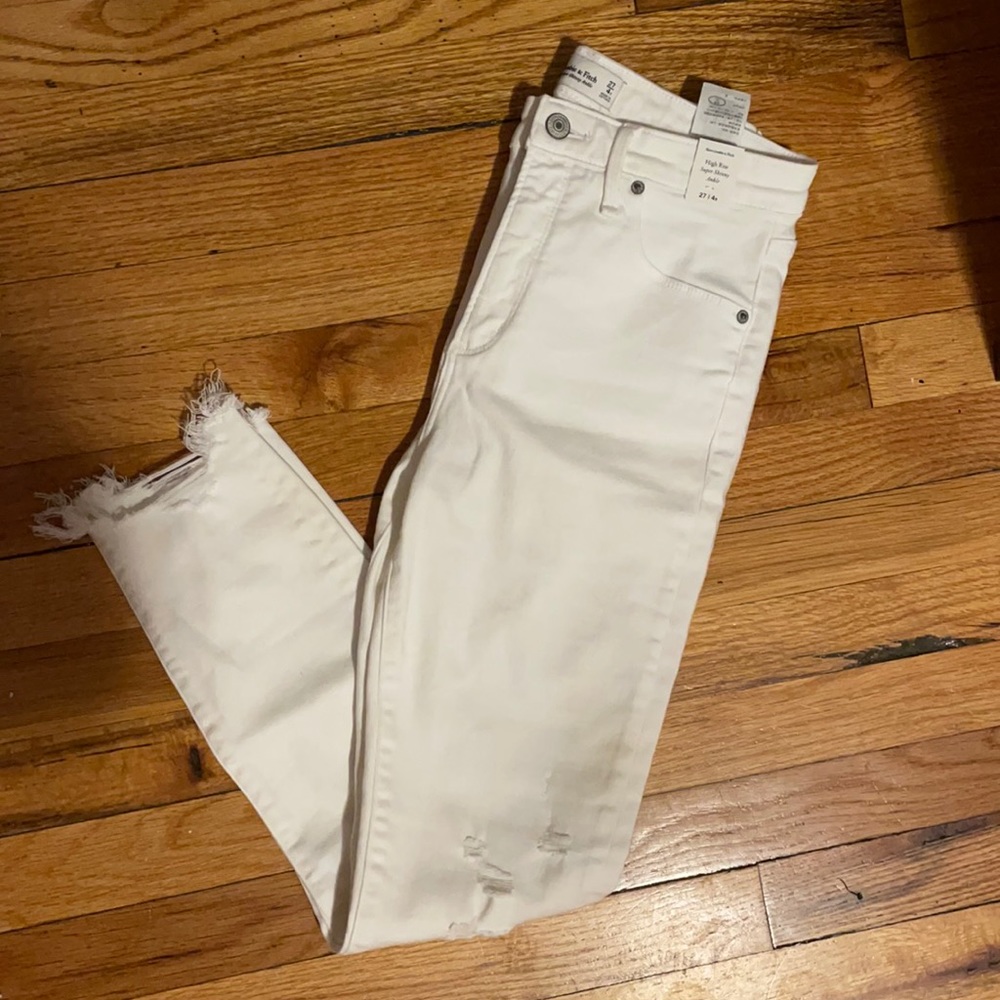 Brand new - high rise, white skinny jeans!